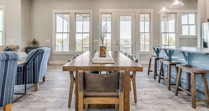 Shore Enough, Carlton Landing! Lakeview for 12!