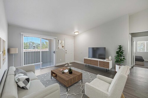 2-bedroom apartment in delightful Las Vegas with AC, fitness room