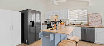 4BR Desert Home w/ Pool, Hot Tub, Firepit & Game Room The Quiet Burn by Avantstay