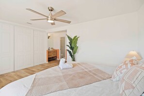 House (4 Bedrooms) | Interior - 4BR Desert Home w/ Pool, Hot Tub, Firepit & Game Room The Quiet Burn by Avantstay (Twentynine Palms)