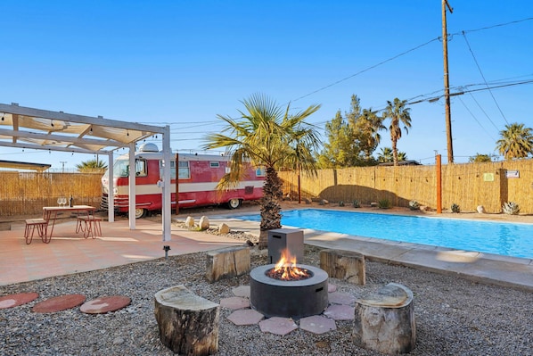 House (4 Bedrooms) | Front of property
