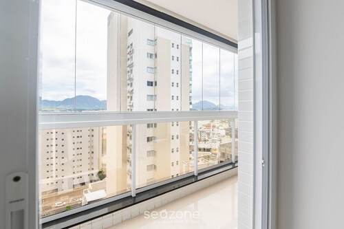 Apart With 2 Bedrooms 400 m From the Beach Ina1306