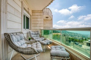 Apartment, 3 Bedrooms, Kitchen, City View | Balcony