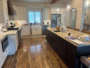 Private kitchen - Spacious 4-bedroom home (Durango)