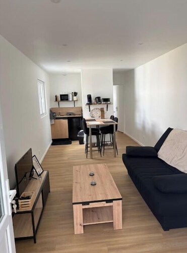 Studio spacieux, confortable, refait à neuf