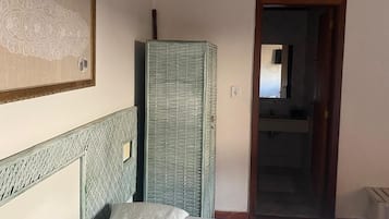 Classic-Zweibettzimmer | Laptopgeeigneter Arbeitsplatz, kostenloses WLAN