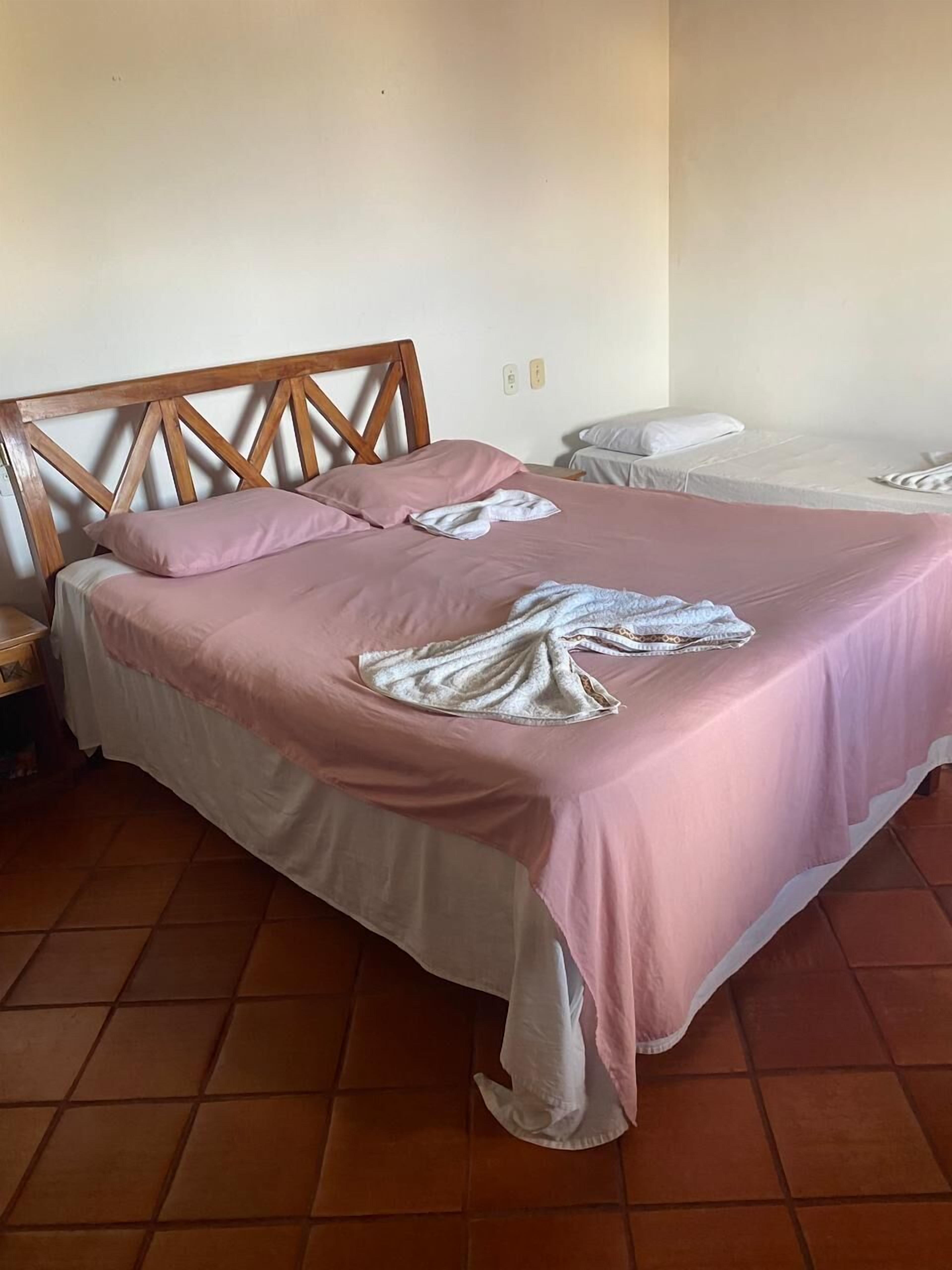 Habitación triple clásica | Espacio para trabajar con un portátil y wifi gratis