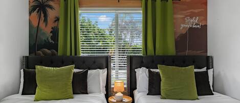 4 bedrooms, iron/ironing board, WiFi, bed sheets