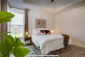 4 bedrooms, desk, iron/ironing board, travel crib