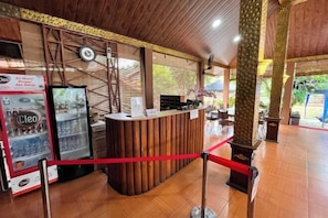 Nhà hàng