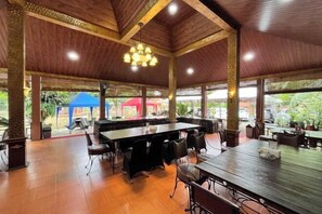 Restaurant - New Panjang Jiwo Resort Syariah (Sukaraja)