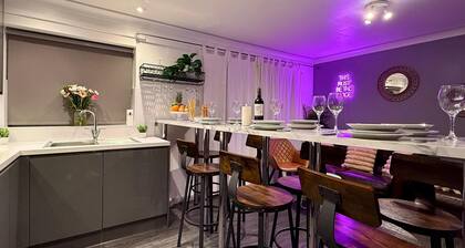 Beautiful 5-Bed East Sussex Home with Hot Tub