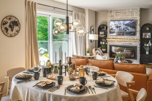 Dining - Hôtel à la maison - Luxe Alpine MSA (Beaupré)