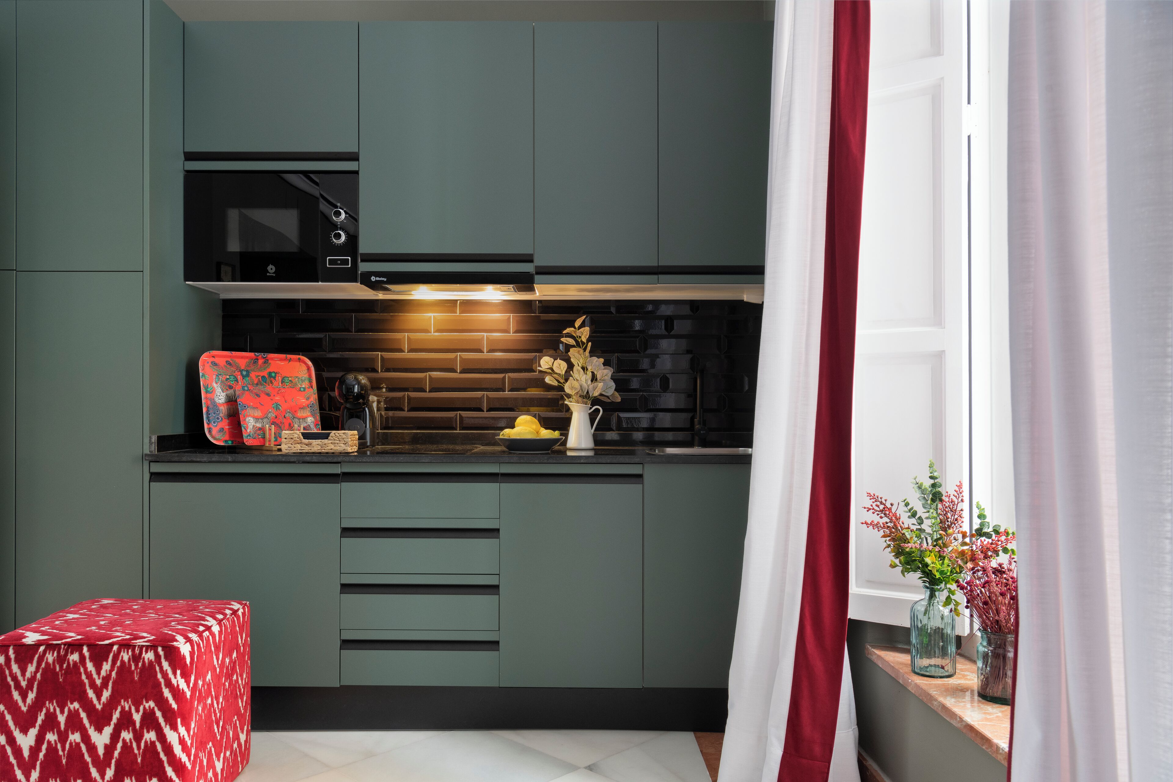 Apartamento Estudio | Private kitchenette | Coffee/tea maker