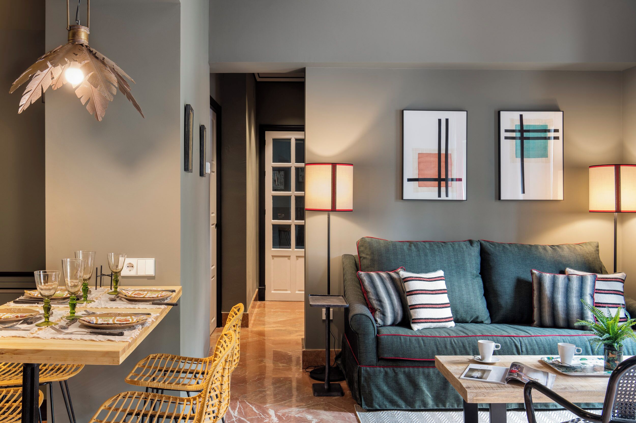Apartamento con balcón | Woonruimte | Een 40-inch televisie met digitale zenders