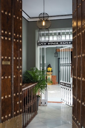 Interior - CSE Puerta de Armas Apartments (Seville)