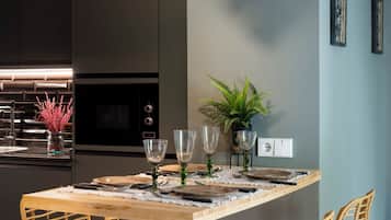 Apartamento con balcón | Coin cuisine privé | CafetiÚre/bouilloire