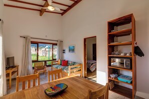 Chalet | Living area - Vila Dos Manacás (Ubatuba)