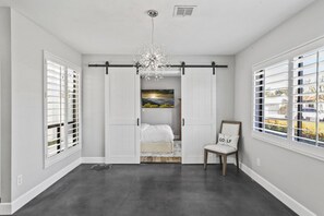 3 bedrooms, desk, iron/ironing board, travel crib