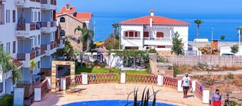 Clean & spacious, swimming pool & proximity to sea