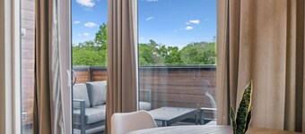 Stunning 4 Bedroom/ 4.5 Bath Home w/Rooftop Deck!