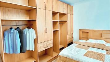 Apartment, 2 Bedrooms, Accessible, Smoking | 3 bedrooms