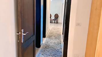 Apartment, 2 Bedrooms, Accessible, Smoking | Interior