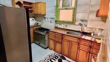 Apartment, 2 Bedrooms, Accessible, Smoking | Private kitchen