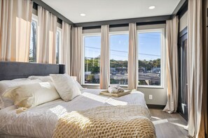 4 chambres, fer et planche à repasser, Wi-Fi, literie fournie