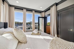 4 bedrooms, desk, WiFi