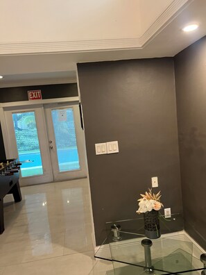 Interior - Spacious Miami House (Miami)