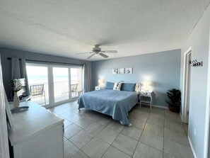 Fer et planche à repasser, lit de bébé portatif, Wi-Fi, literie fournie