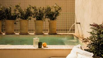 Apartamento con terraza y piscina privada | Terrasse/Patio
