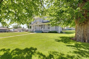 Exterior - 2 Mi to River: Historic Clarkston Home w/ Views! (Clarkston)