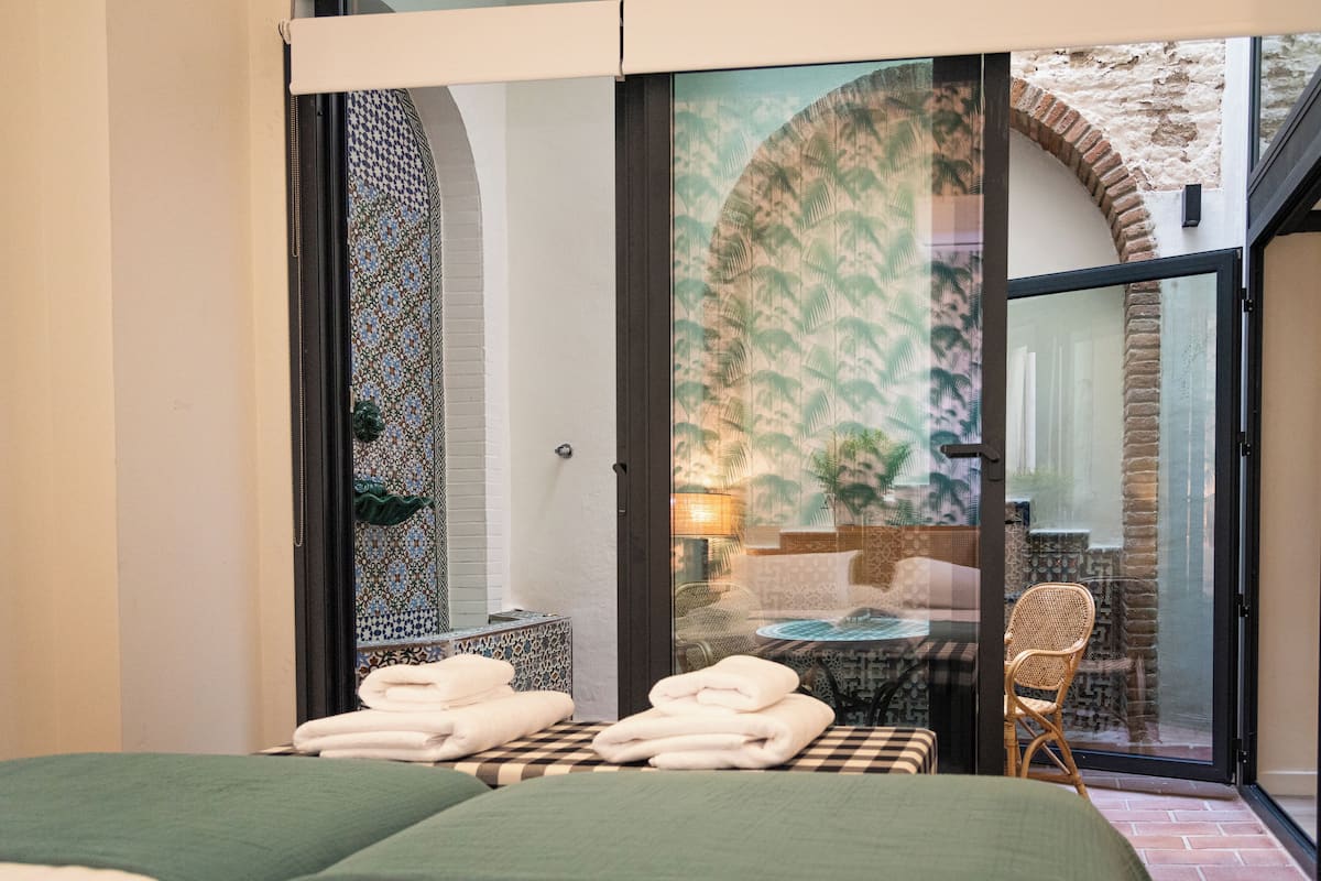 Apartamento Superior - Sin piscina | Quartos à prova de som, ferros/tábuas de passar roupa, Wi-Fi de cortesia