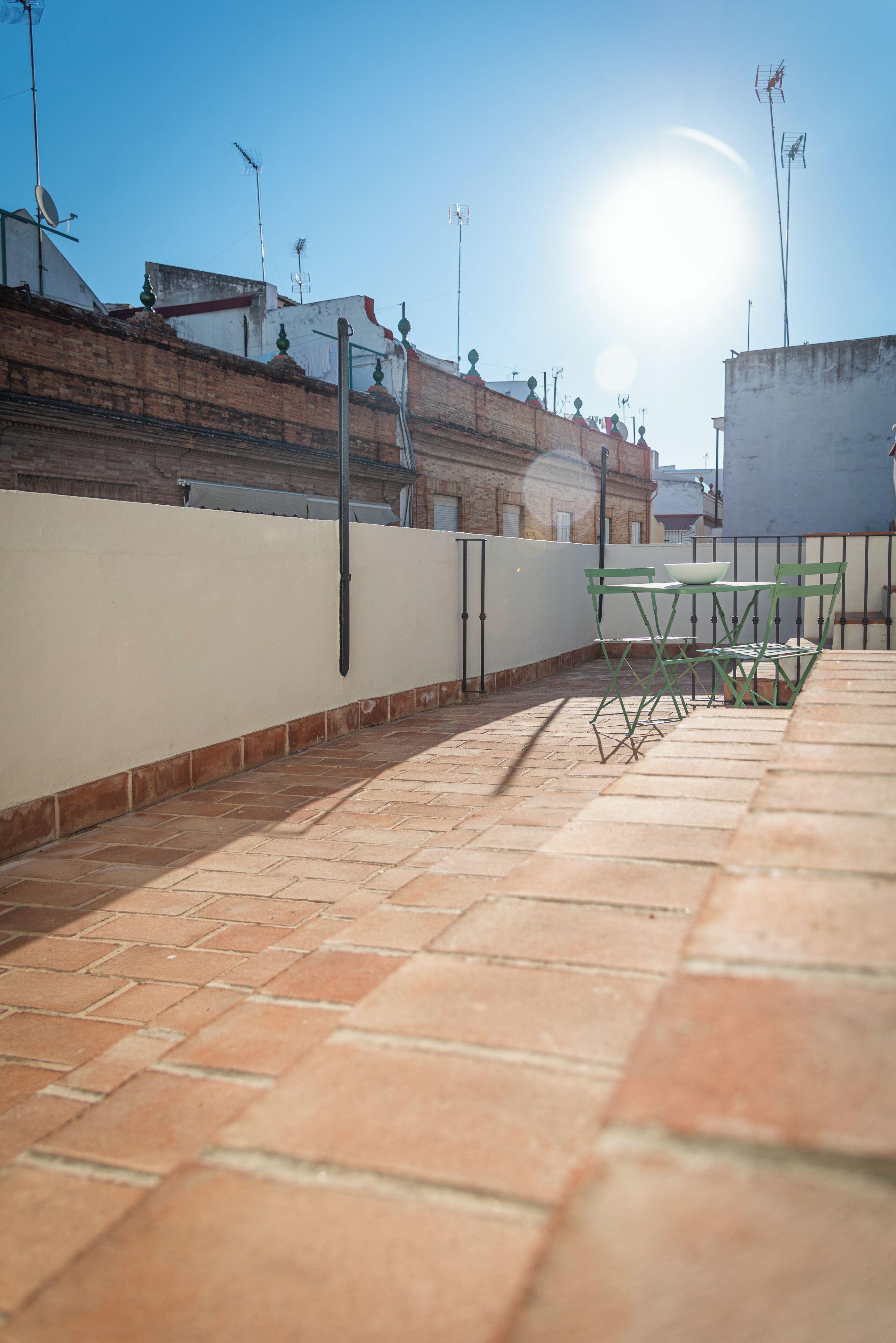 Apartamento con terraza y piscina privada | 露台