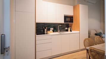 Apartamento con balcón - Sin piscina | Private kitchenette | Coffee/tea maker