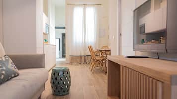 Apartamento de 2 dormitorios - Sin piscina | Área de sala de estar | Smart TV