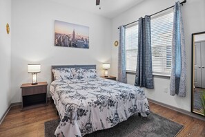 2 makuuhuonetta, silitysrauta/-lauta, ilmainen Wi-Fi, vuodevaatteet