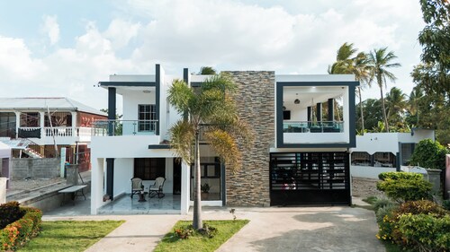 Modern Oasis : Where Elegance Meets Peace