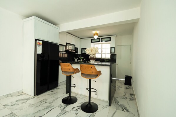 Microones, forn i placa de cuina 
