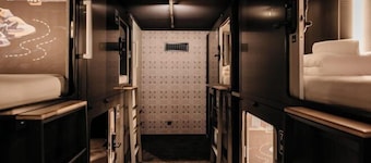 Capsule Hotel - Lucerne Old Town