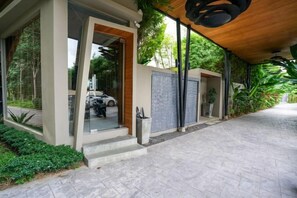 Unclassified image, 3 of 10, button - Sunpao Private Pool Villa by HCR (Phuket)