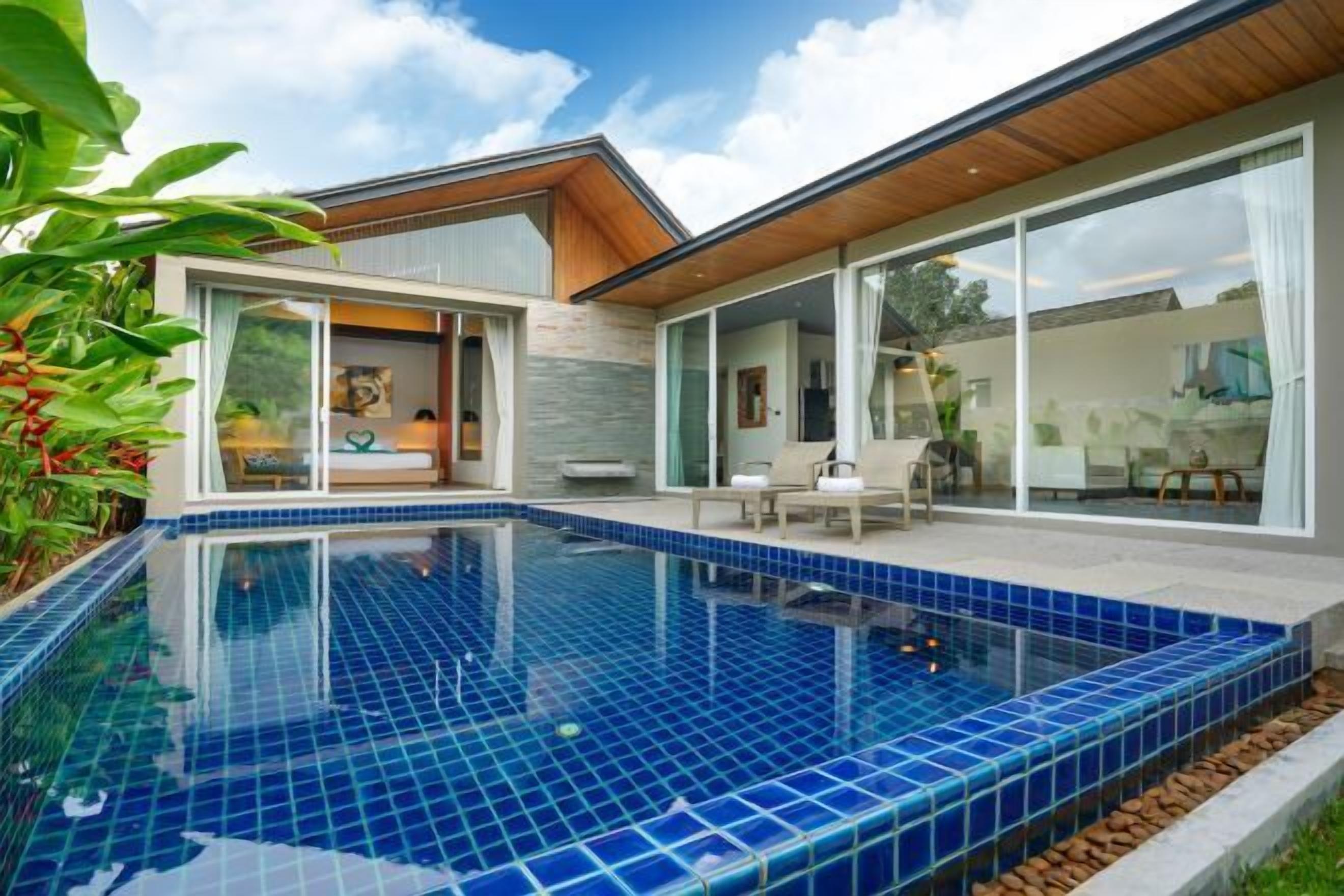 حمام سباحة خارجي