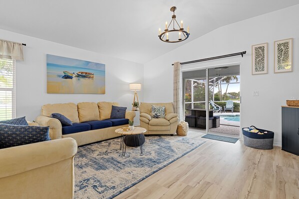 Fernseher, Bücher, Arbeitsbereiche