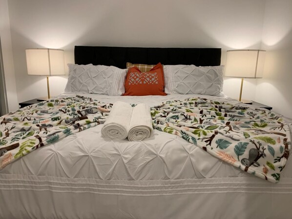 4 bedrooms, iron/ironing board, WiFi, bed sheets