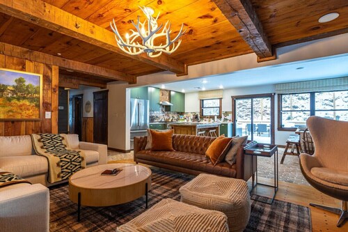 Lux Hot Tub Cabin w Fire Pit