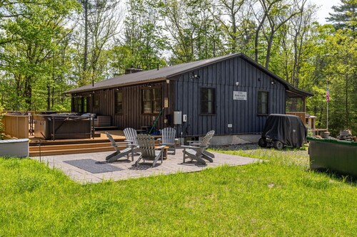 Lux Hot Tub Cabin w Fire Pit