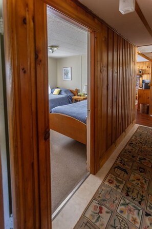 3 bedrooms, desk, iron/ironing board, WiFi