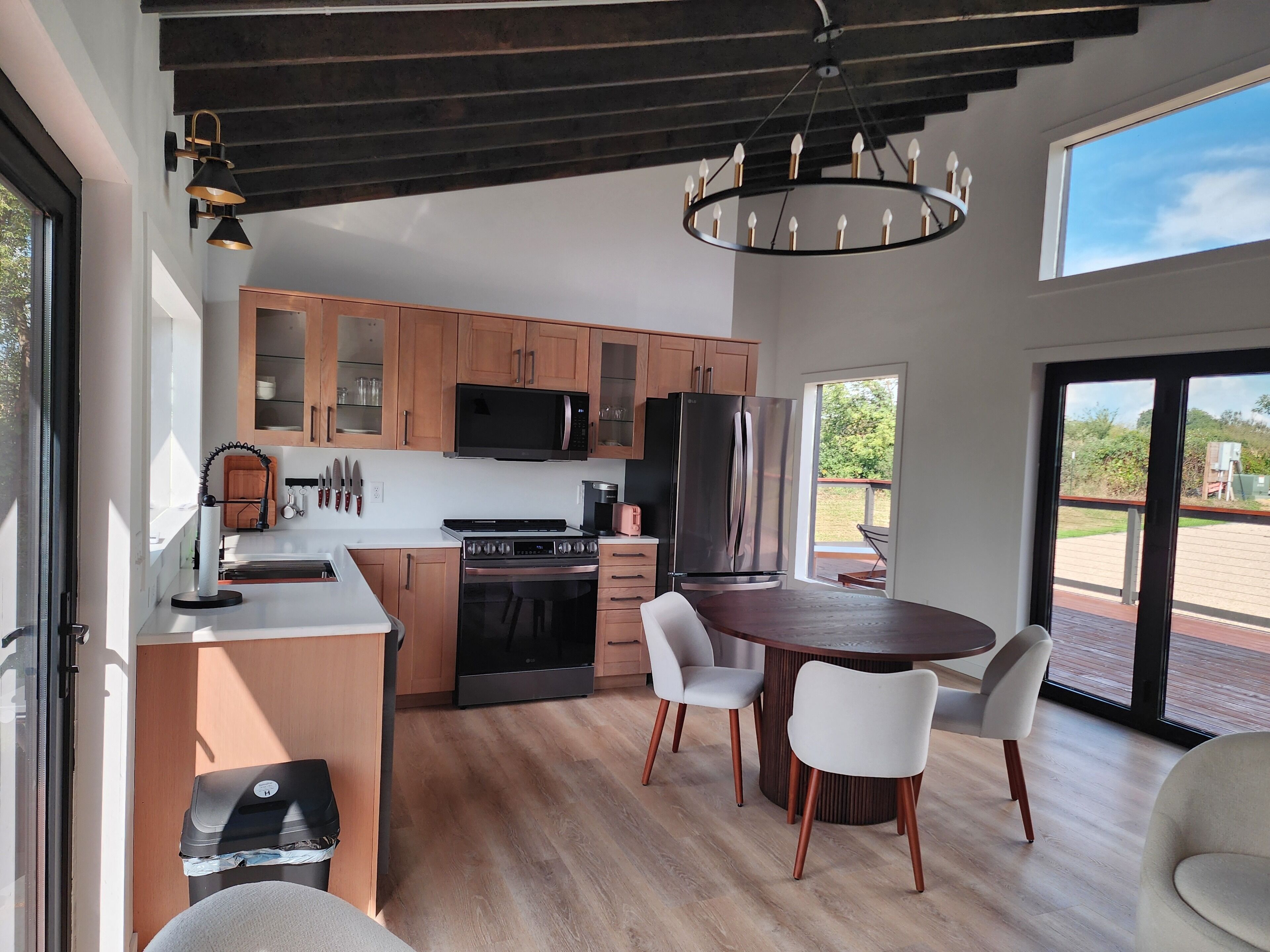 Mikroaaltouuni, uuni, liesi, astianpesukone